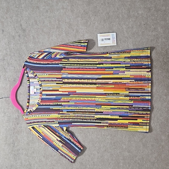LuLaRoe Tops - Lularoe Gigi small